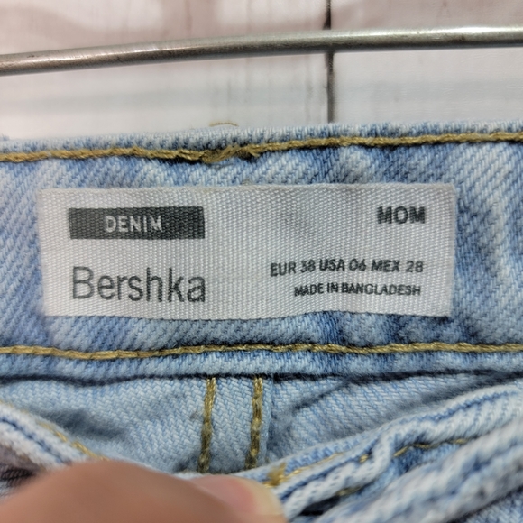 BERSHKA BLUE RIPPED MOM JEANS HIGH WAIST STRAIGHT LEG DISTRESSED Y2K Size US 6. - Picture 6 of 10